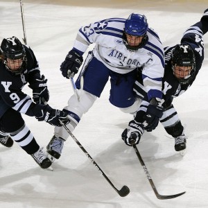 开云体育地址-职业联赛鼓励本土教练参与顶级执教培训，职业联赛教练可以上场吗