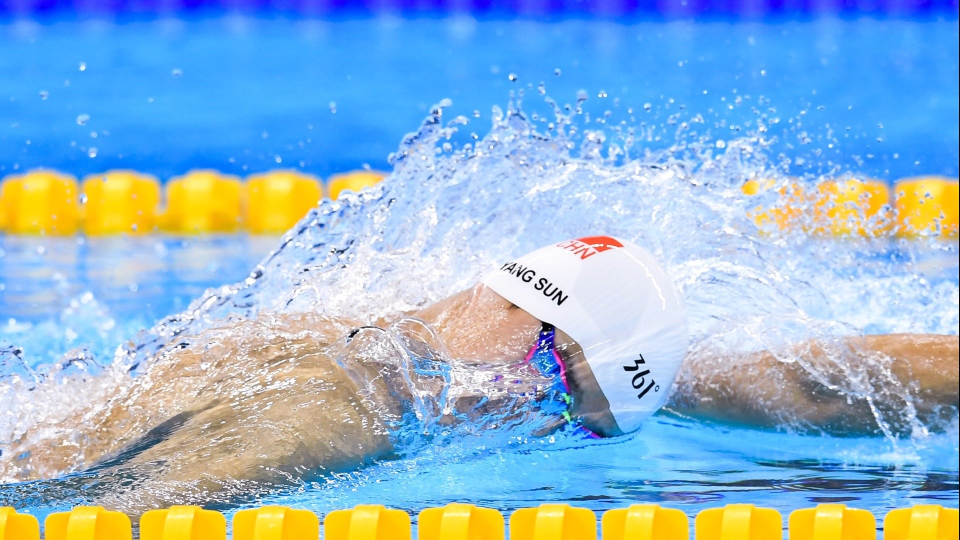 凯尔·查默斯100米自由泳技术细腻获赞，凯尔查尔莫斯游泳