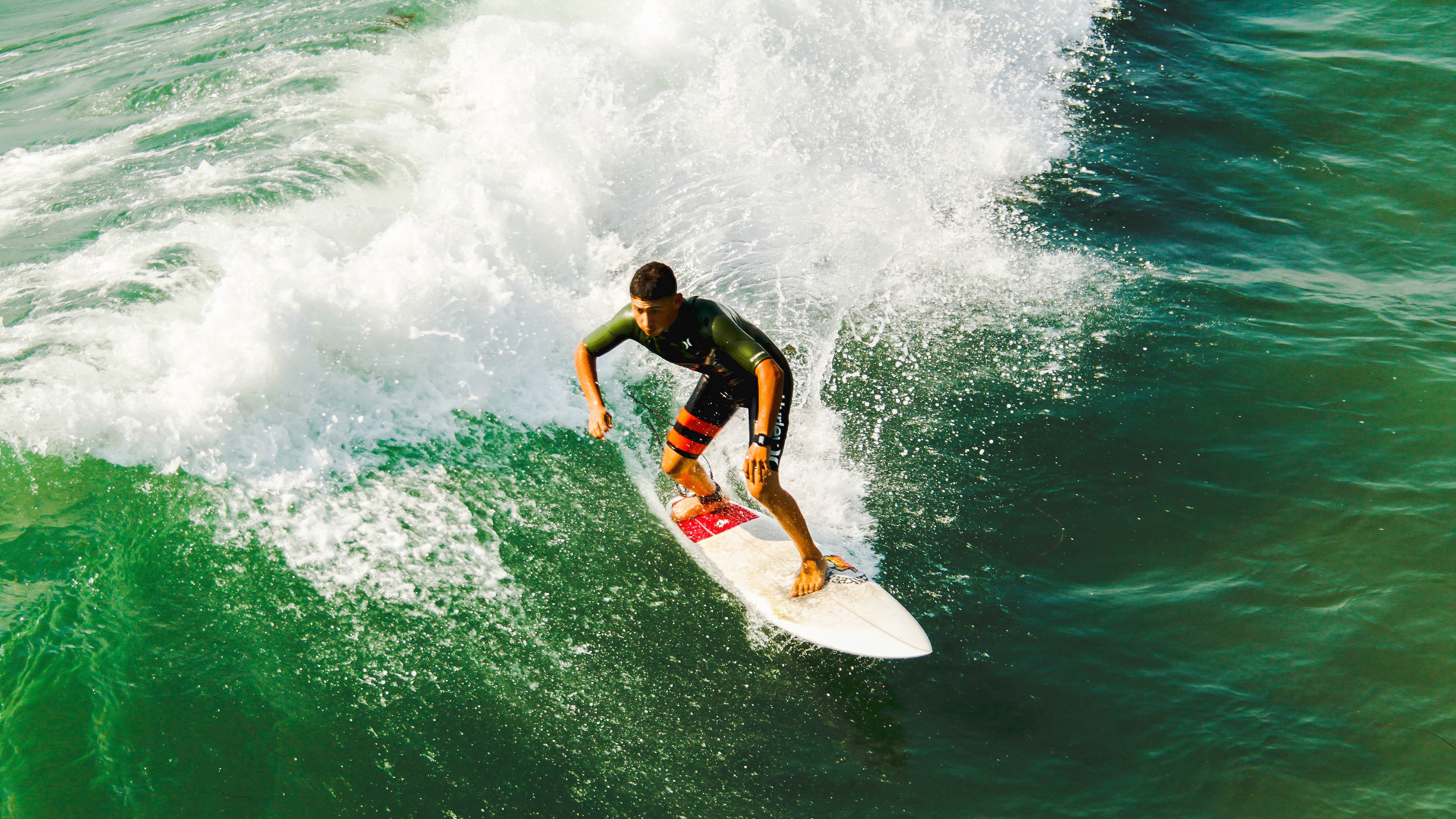 库里街头篮球赛展现娱乐与实力并存，库里街拍