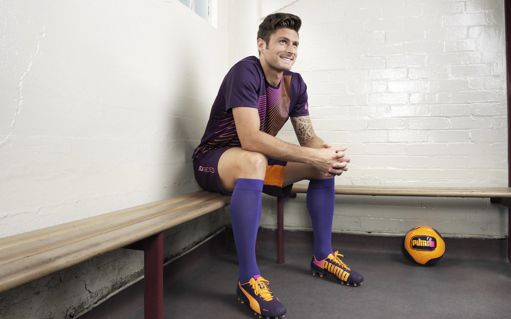 格雷琴·沃尔什连续打破赛道纪录，格雷沃斯